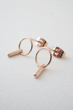 Load image into Gallery viewer, Link Bar Earrings

